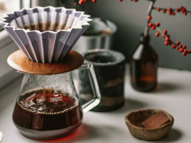 Como preparar café no método Origami