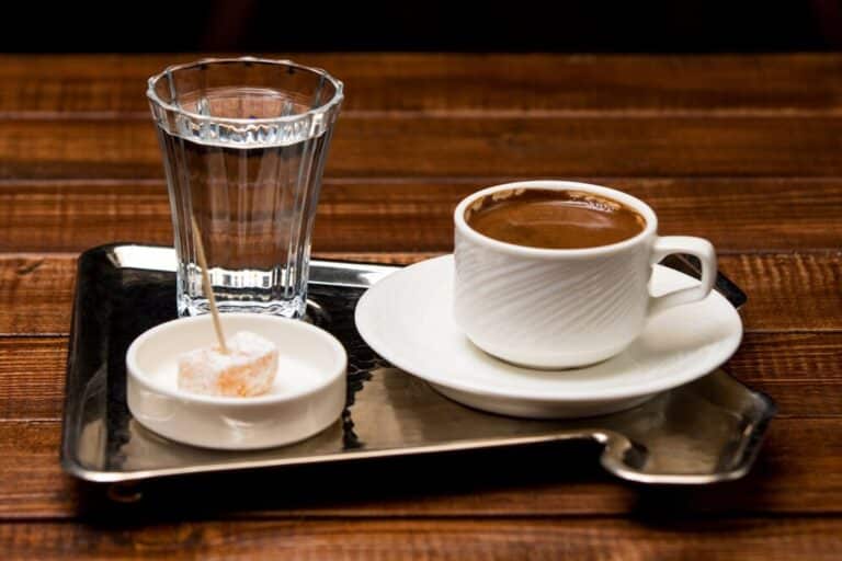 café e água