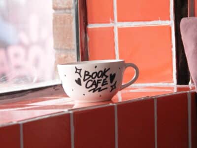 BOOK CAFÉ