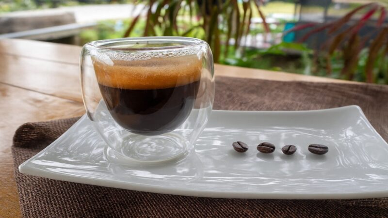 Quais os efeitos colaterais do café descafeinado