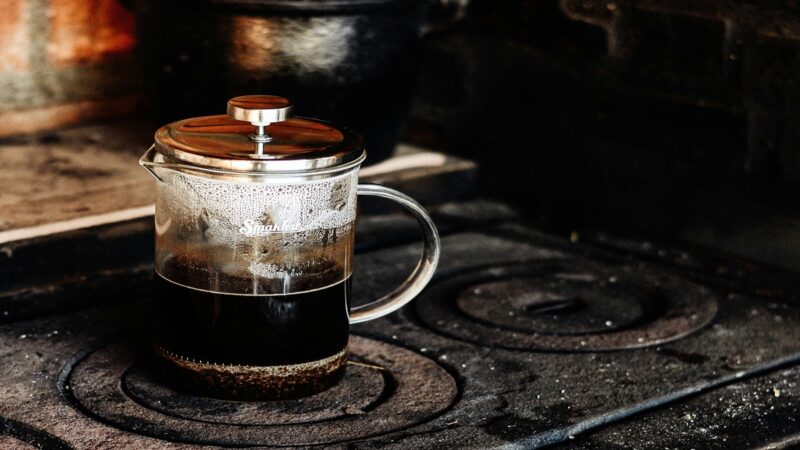 como fazer café na prensa francesa