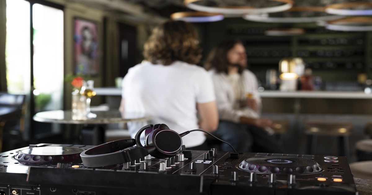 cafeterias com DJ