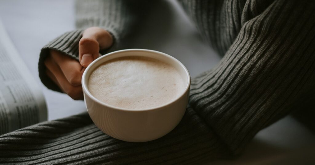 tem algum significado beber muito café com leite