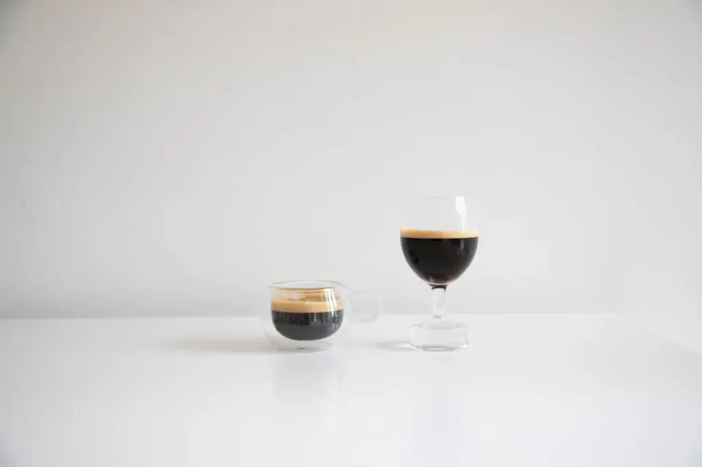 Café curto x longo: ristretto, normale e lungo