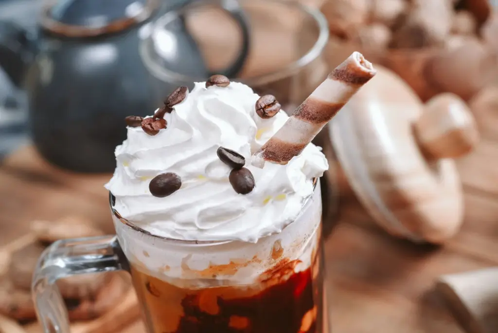 Café vienense: o clássico com chantilly da Áustria