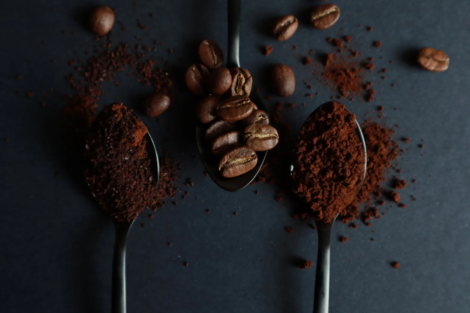 Diferença entre café solúvel e torrado e moído