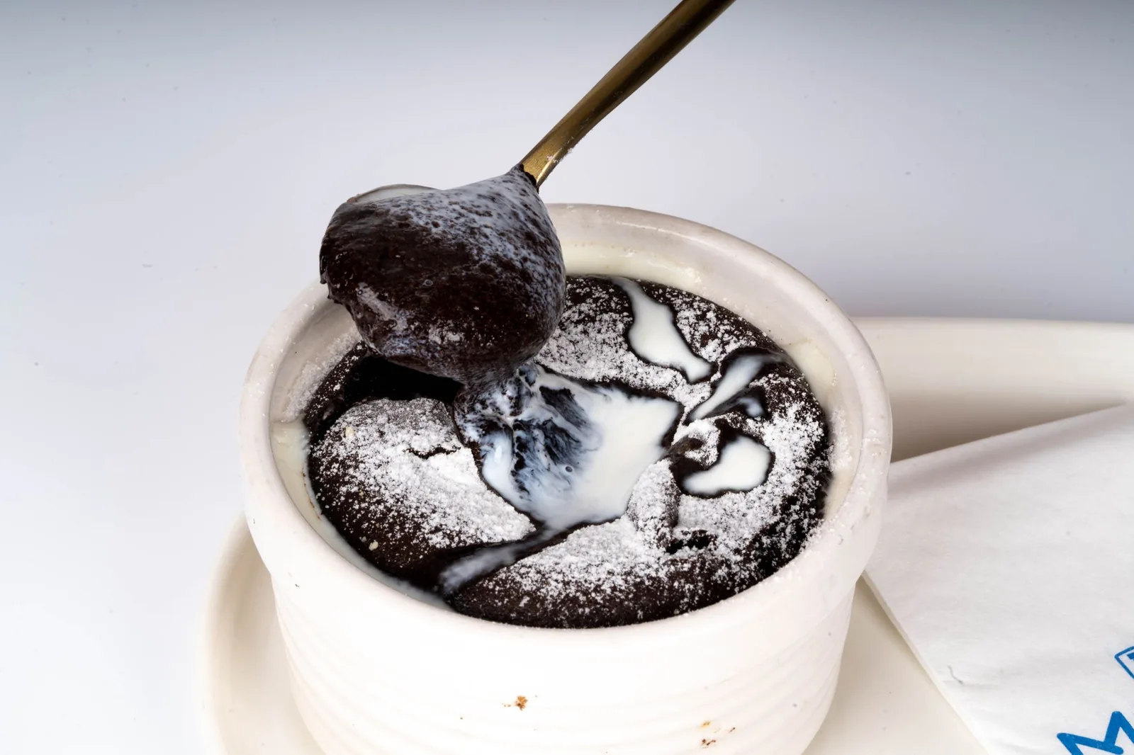 Petit gâteau de café: sobremesa quente com recheio cremoso