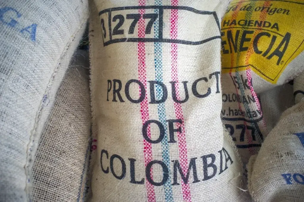 Saca de juta de café com a inscrição Product of Colombia