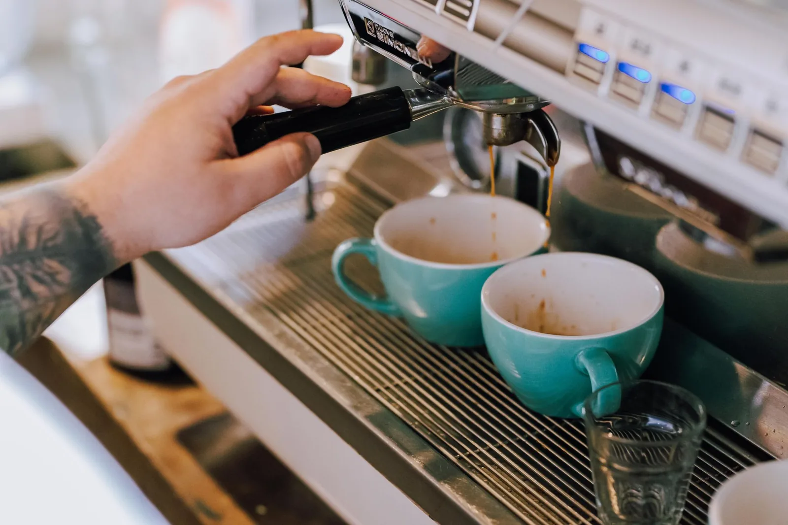 Café bica corrida: o que significa