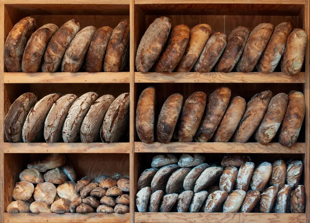 Café da manhã de padaria vs. cafeteria: dois rituais brasileiros