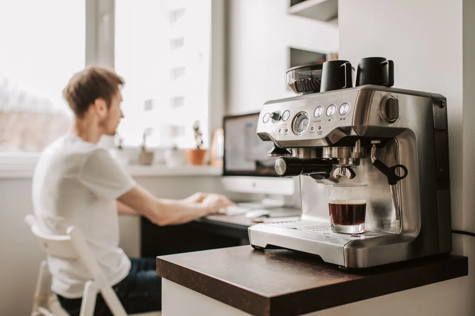 Como o café virou hábito de escritório
