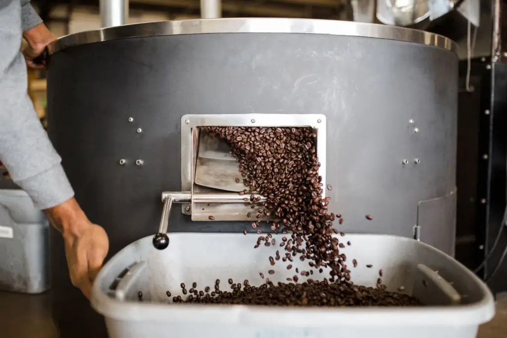 Café para muita gente: como preparar um bom batch brew
