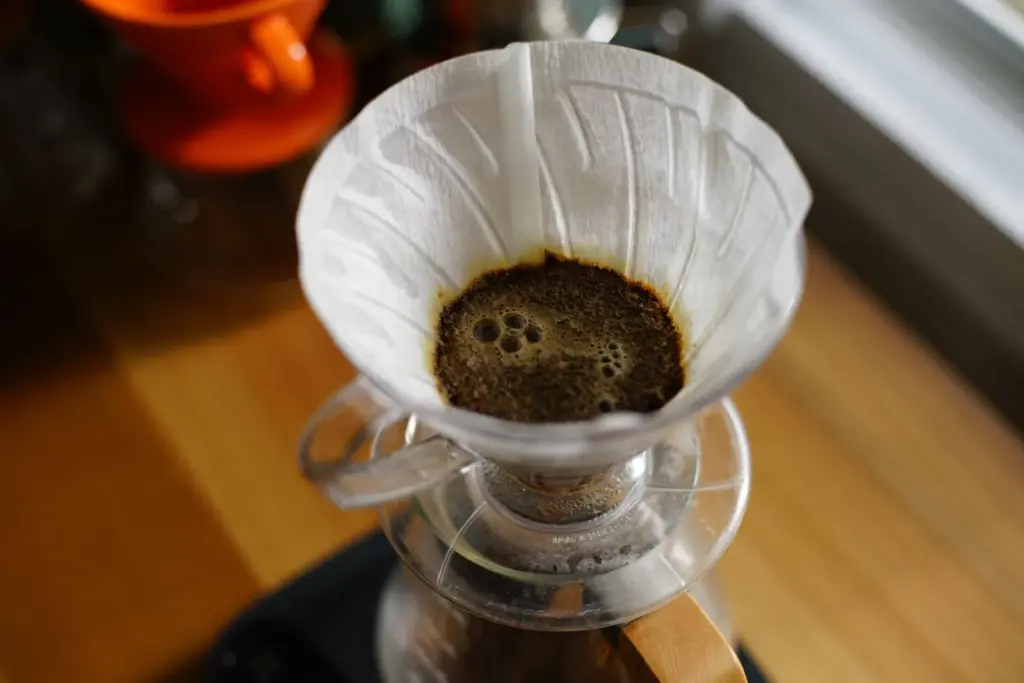 O que fazer com o café que sobrou na garrafa