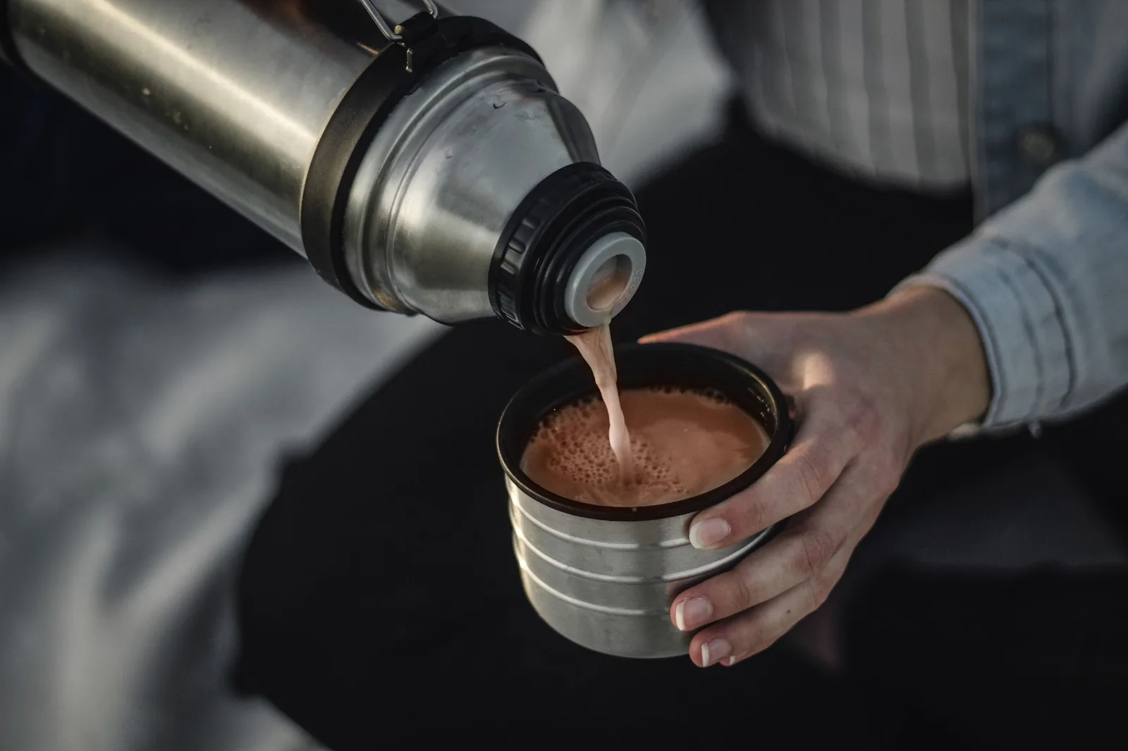 Café requentado: por que o micro-ondas muda o sabor