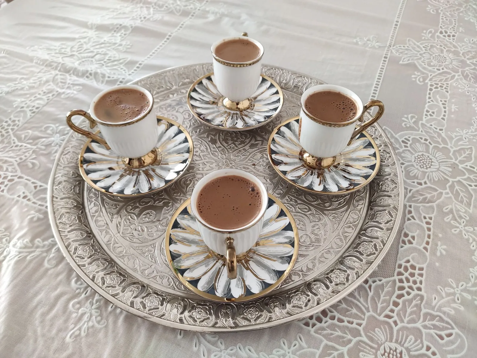 O café salgado da noiva: a tradição turca do pedido de casamento