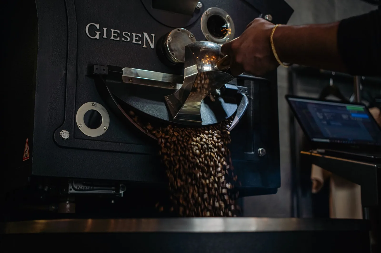 Cafeterias com torrefação própria: o que muda na xícara