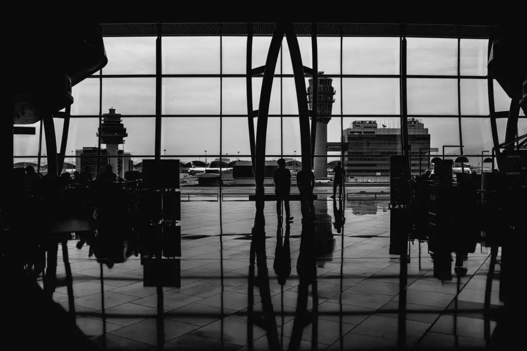 Cafeterias em aeroportos: o café da espera