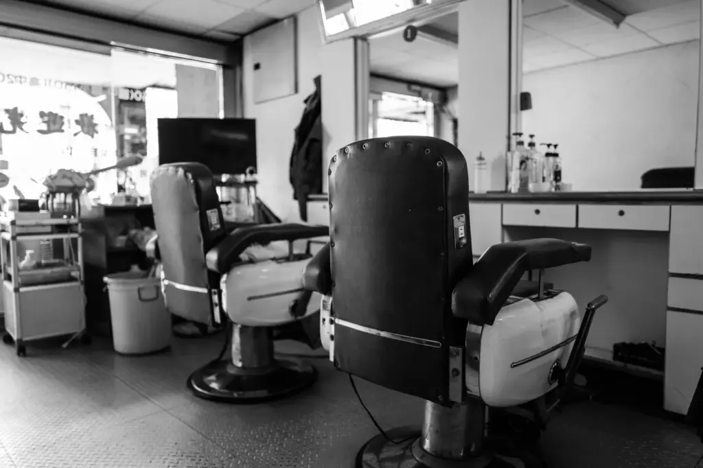 Cafeterias dentro de barbearias: corte, barba e coado