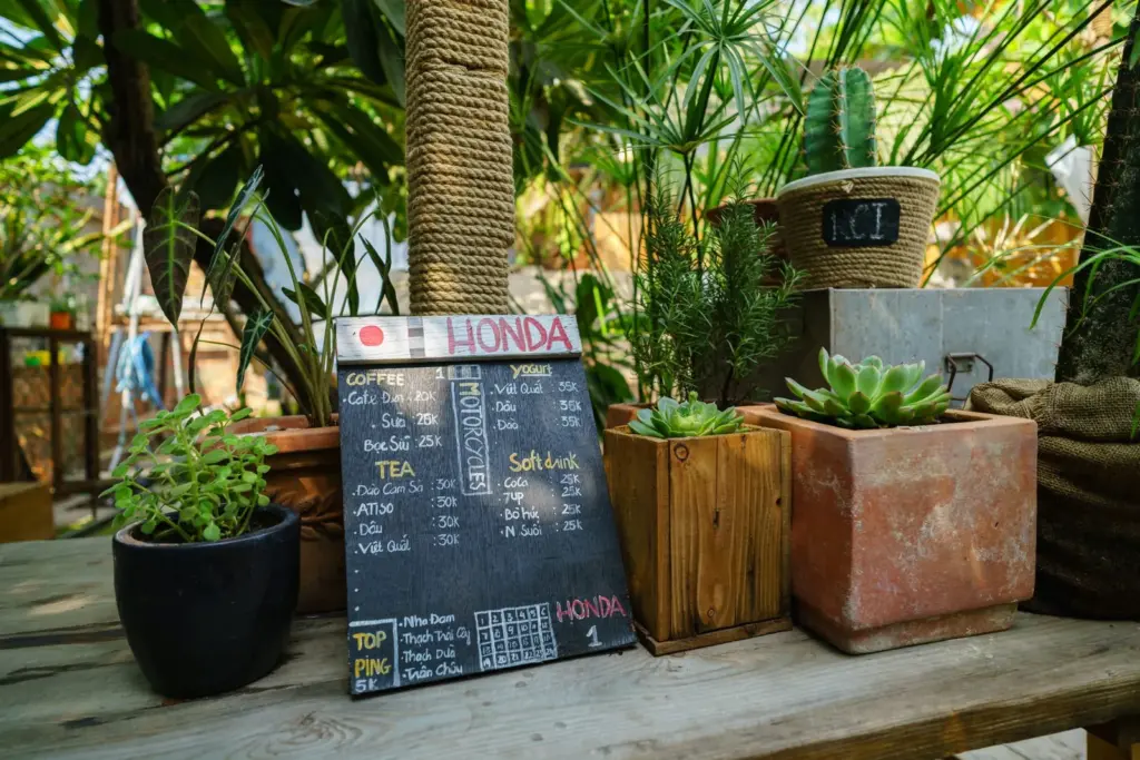 Cafeterias em floriculturas: café no meio das plantas