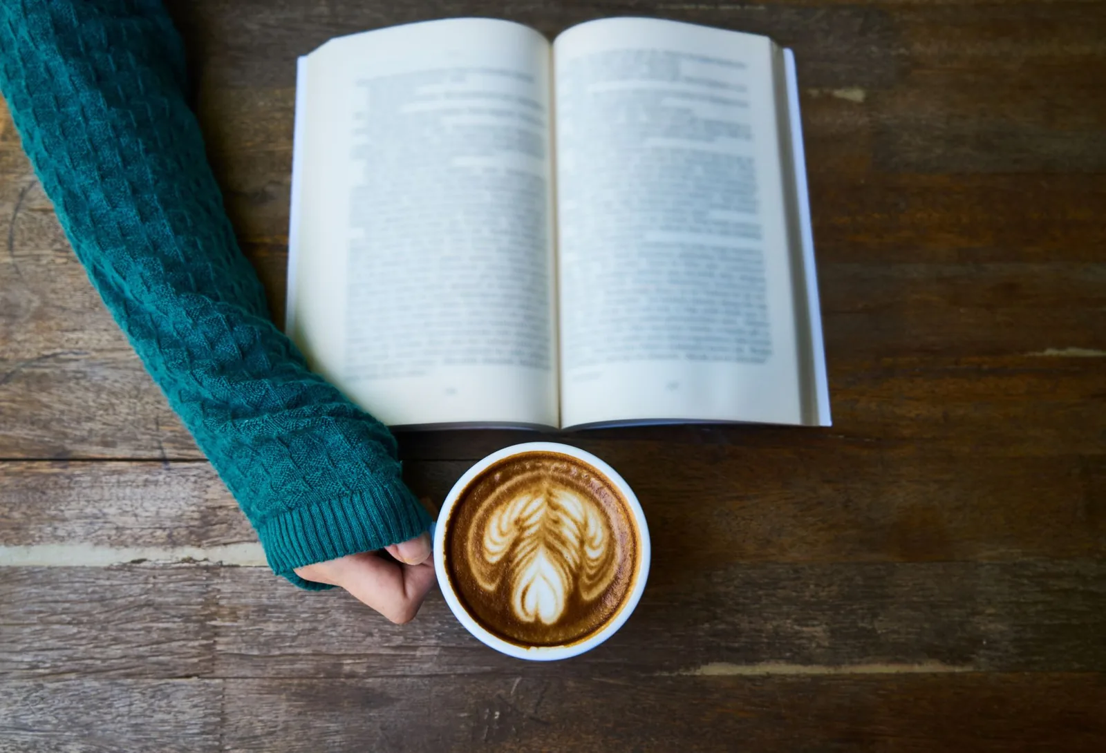 Cafeterias em livrarias: café e leitura no mesmo lugar