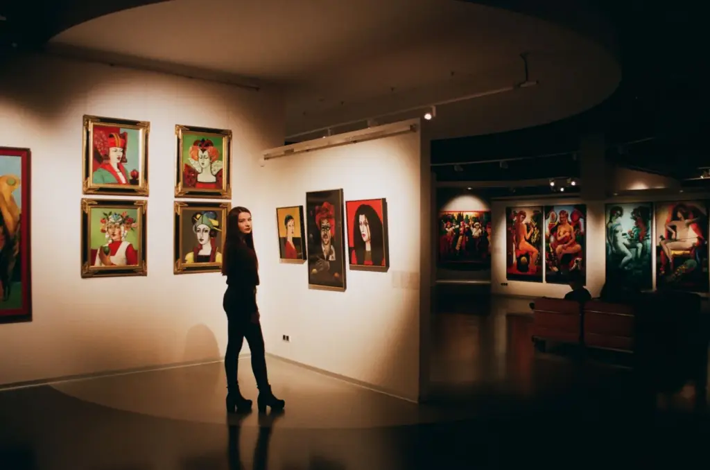 Cafeterias em museus: café entre obras de arte