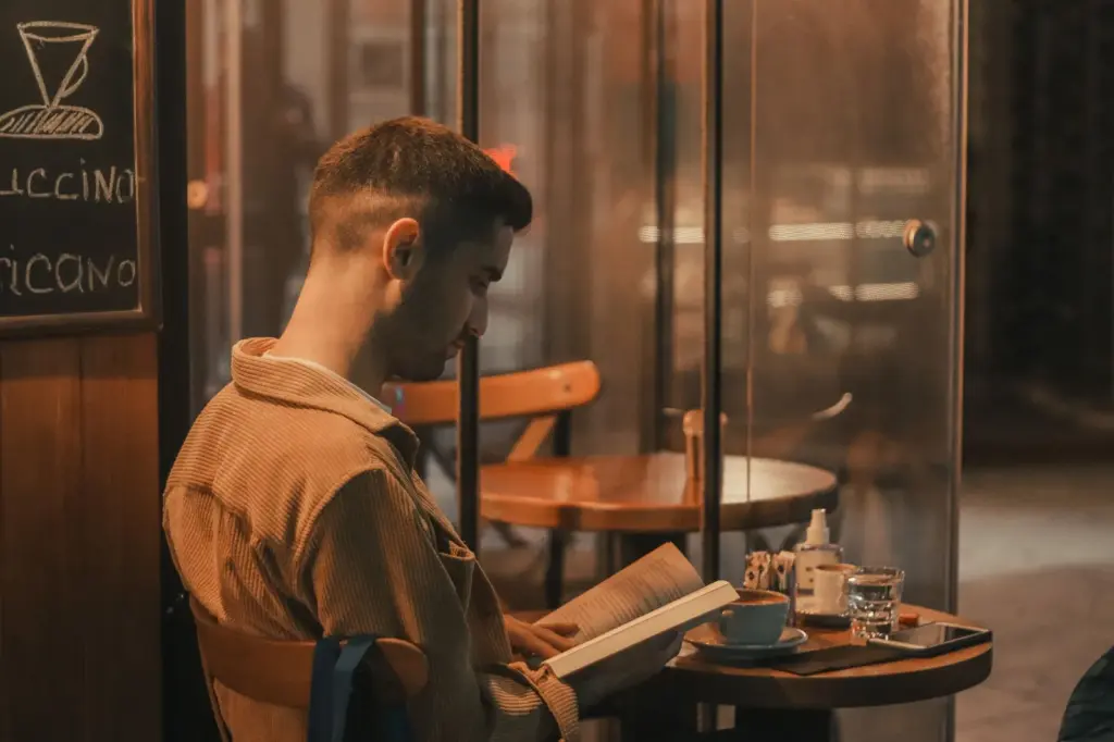 Cafeterias silenciosas: o café sem música