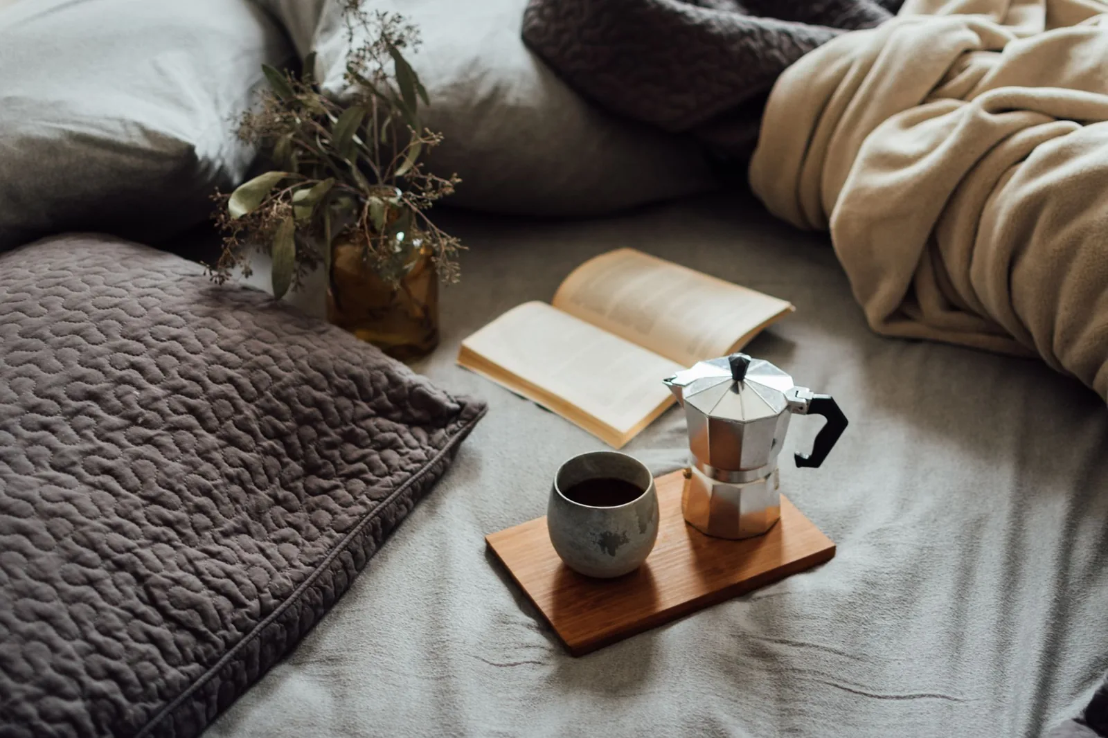 Como servir café para visita sem passar vergonha