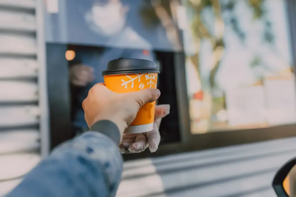 Drive-thru de café: o cafezinho sem sair do carro