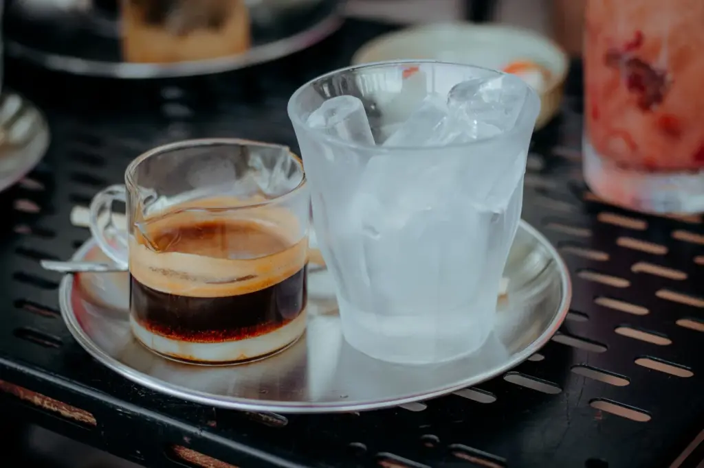 Gelo de café: o truque para o gelado não ficar aguado
