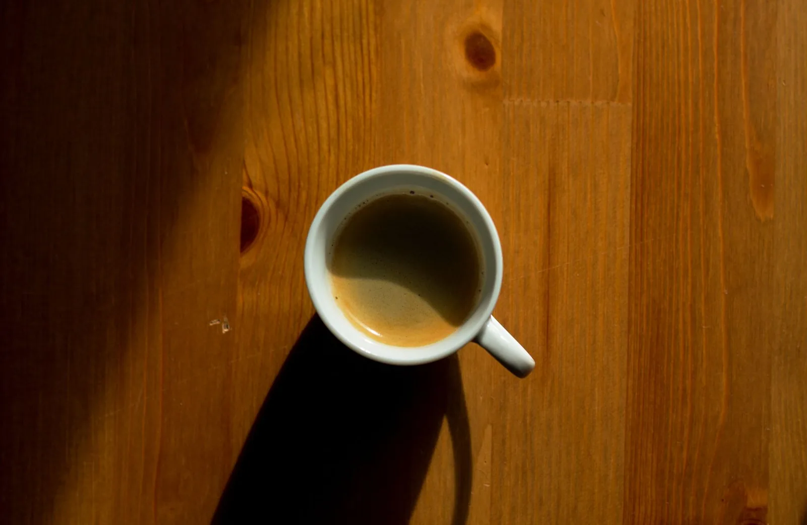 Origem do espresso: como a Itália criou o café curto