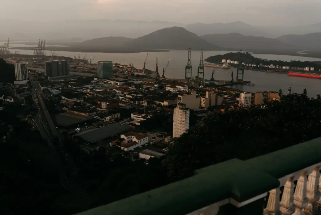 Santos: o porto que o café construiu