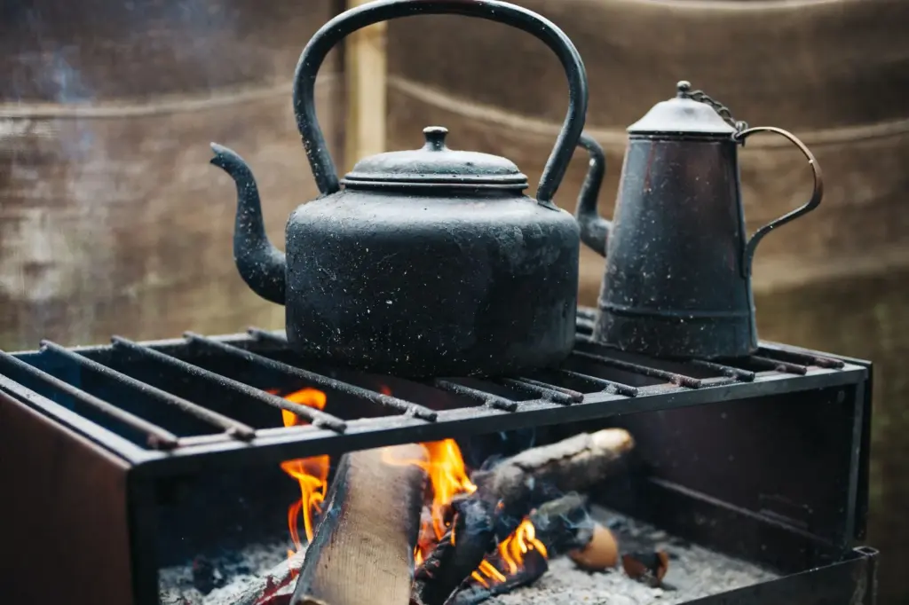 Café de panela com rapadura: o café mineiro de fogão a lenha