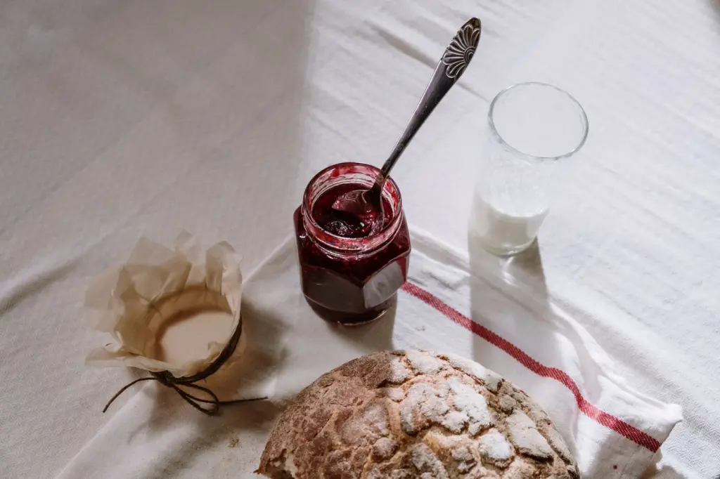 Geleia de café: a conserva doce que surpreende no pão e no queijo